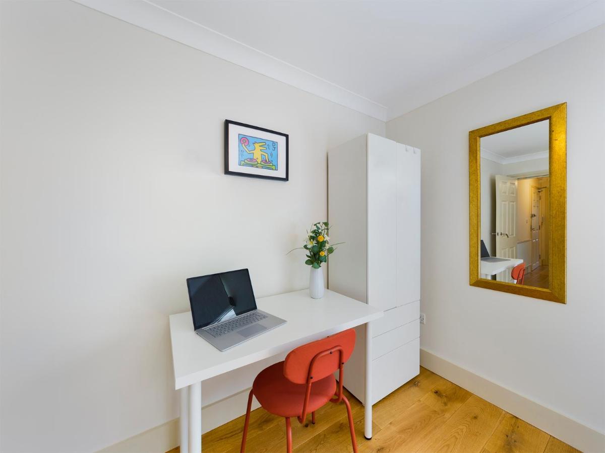 Redhill Town Centre Apartments By Livingo المظهر الخارجي الصورة